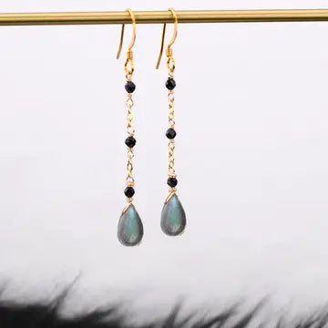 Labradorite and Tiny Onyx Chain Earring