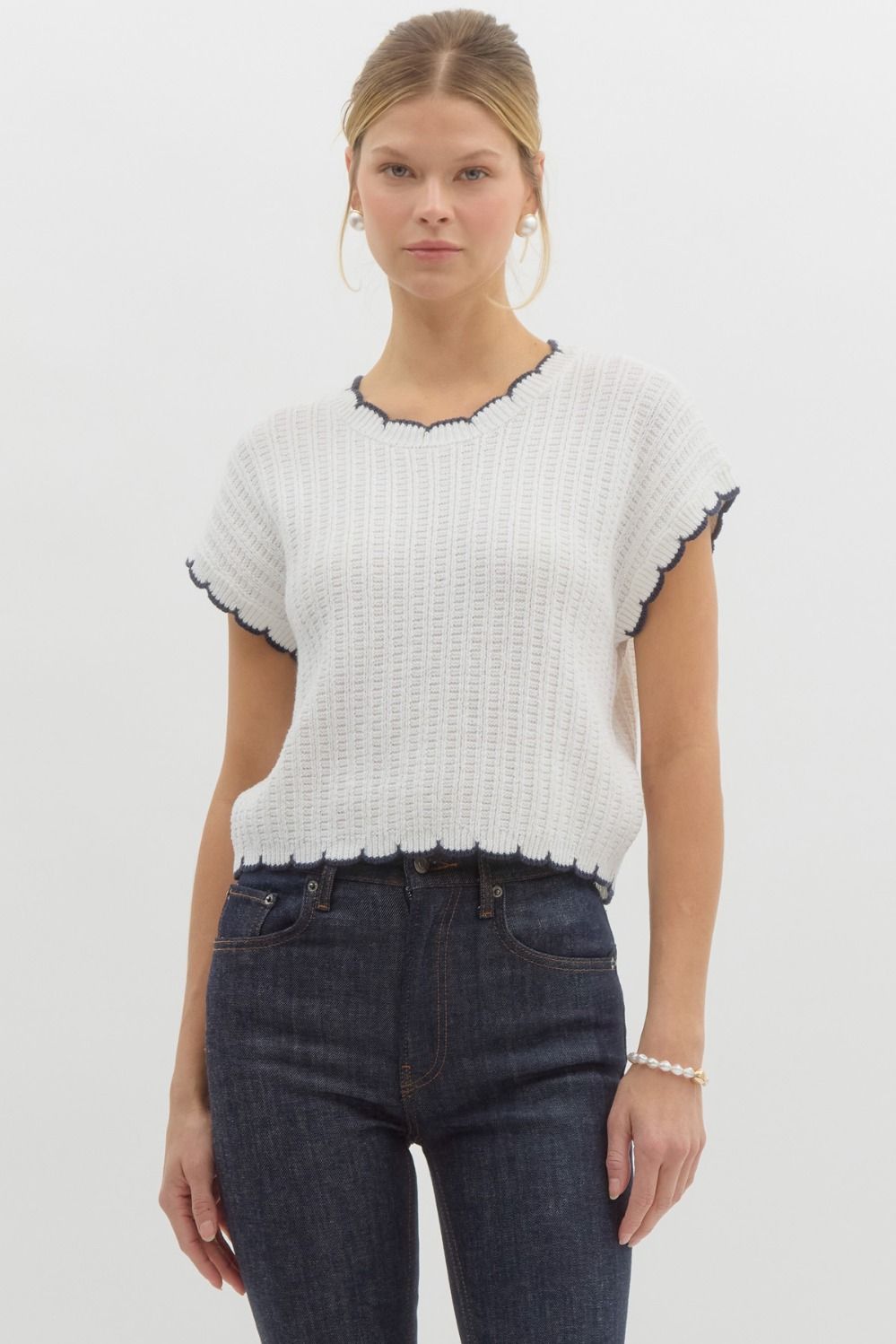 Solid Scallop Edge Top - White