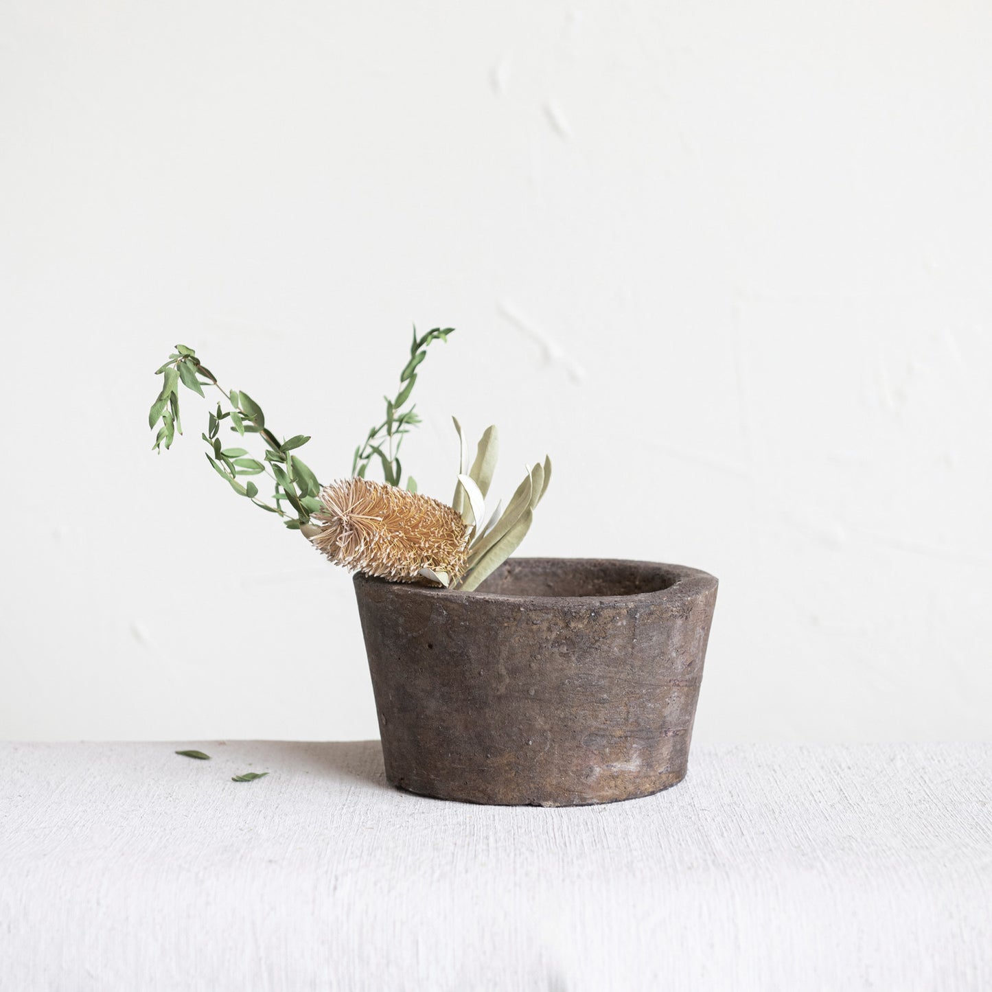 Decorative Concrete Animal Feeder Bowl